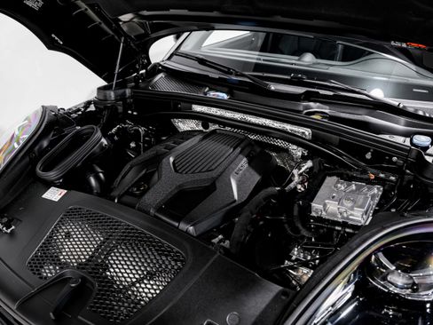 Used 2024 Porsche Macan image 45