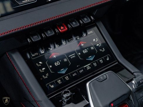 Used 2025 Lamborghini Urus SE image 15