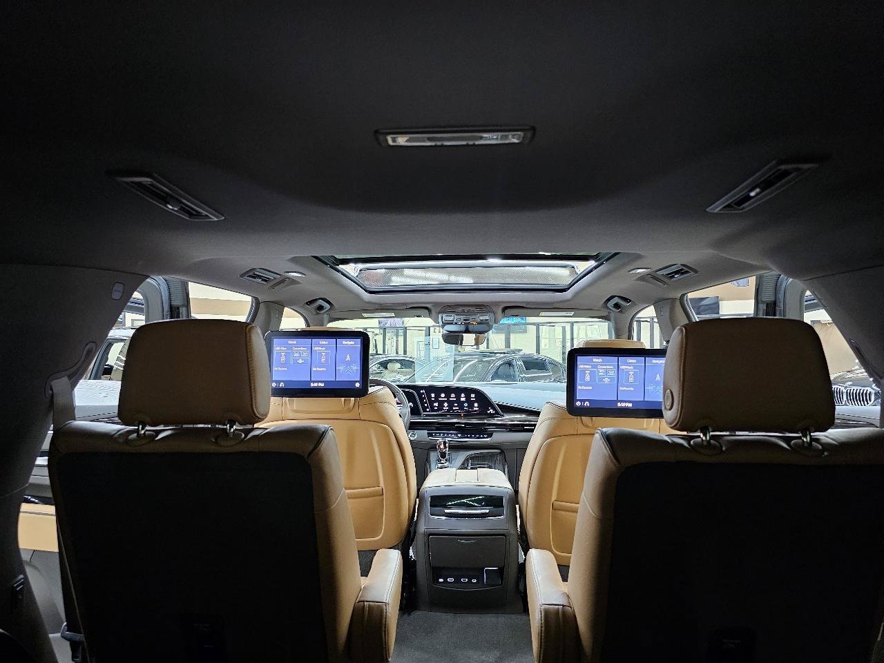 Used 2021 Cadillac Escalade Premium Luxury RWD image 14