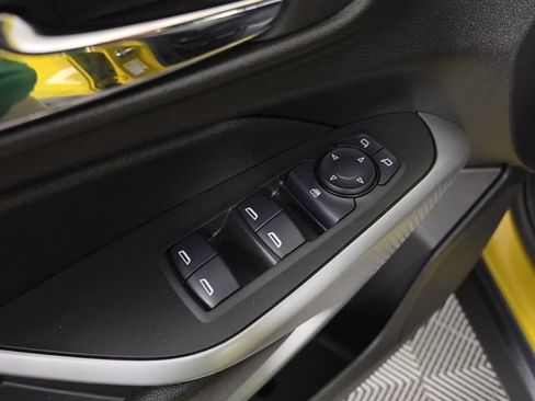 Used 2024 Chevrolet Trax RS FWD image 21