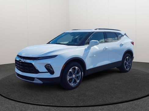 New 2025 Chevrolet Blazer LT w/ Sound & Technology Package image 3
