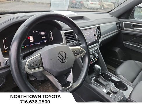 Used 2020 Volkswagen Atlas Cross Sport SEL image 18