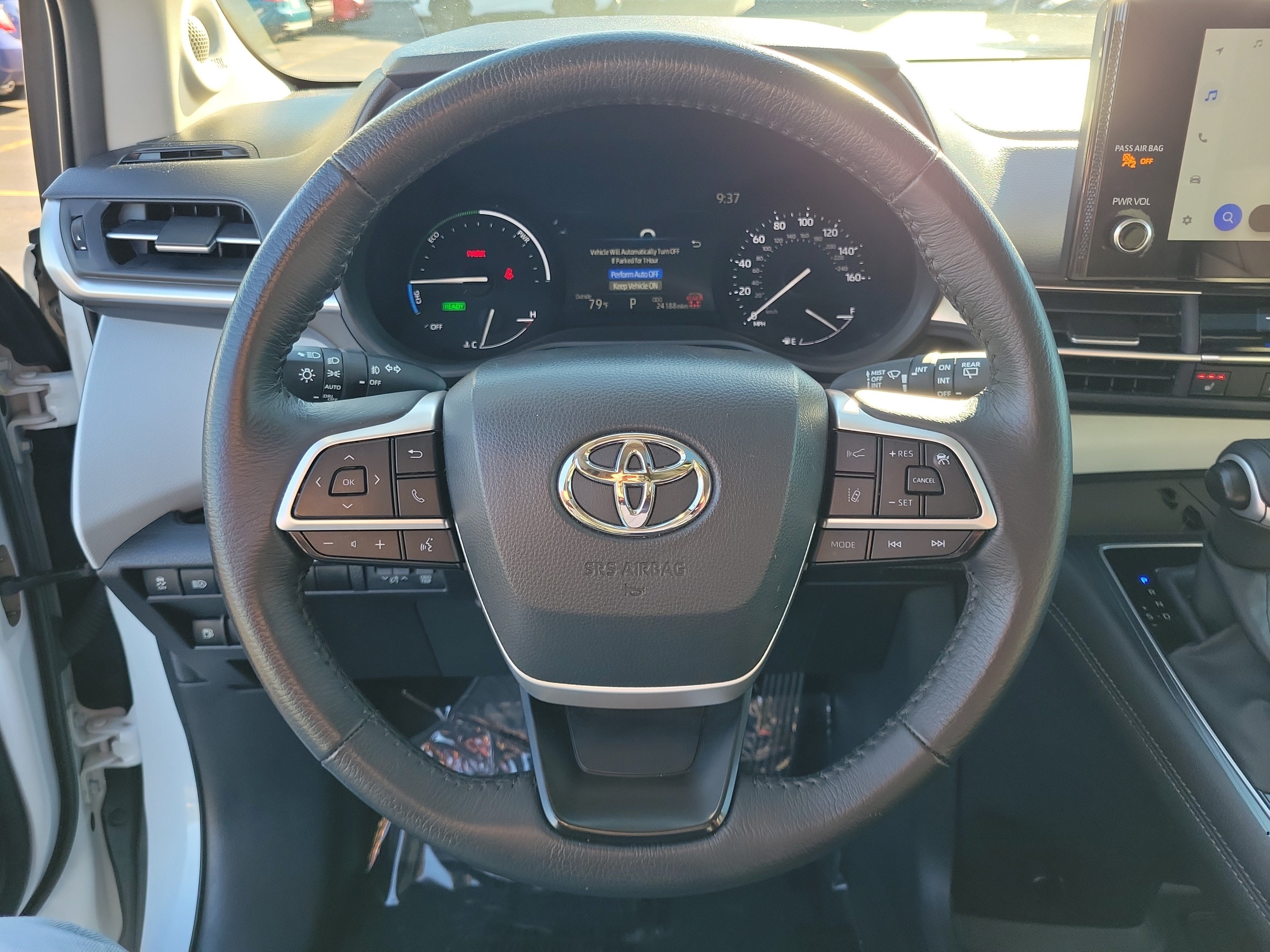 Used 2025 Toyota Sienna XLE w/ XLE Plus Package FWD image 22