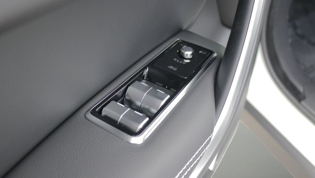 New 2026 Jaguar F-PACE R-Dynamic S AWD/4WD image 10