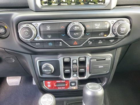 Used 2022 Jeep Wrangler Unlimited Rubicon 4xe w/ Steel Bumper Group image 24