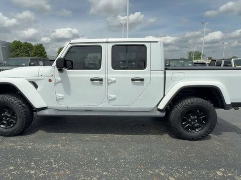 Used 2023 Jeep Gladiator Mojave w/ LED Lighting Group AWD/4WD image 5