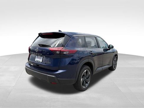 Used 2024 Nissan Rogue SV AWD/4WD image 5
