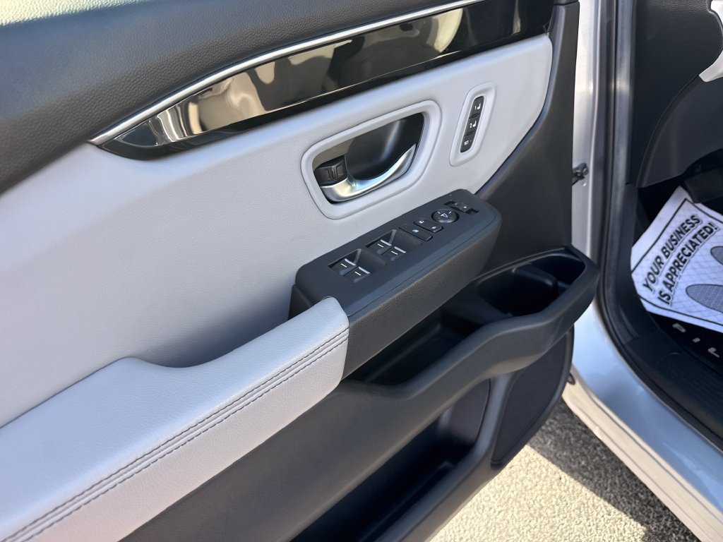 Used 2025 Honda Pilot Touring image 14