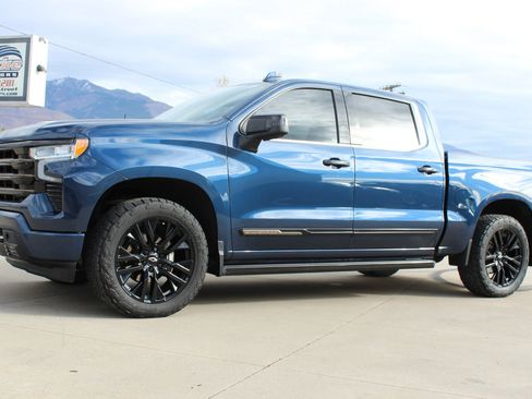 Used 2022 Chevrolet Silverado 1500 High Country w/ High Country Premium Package image 3