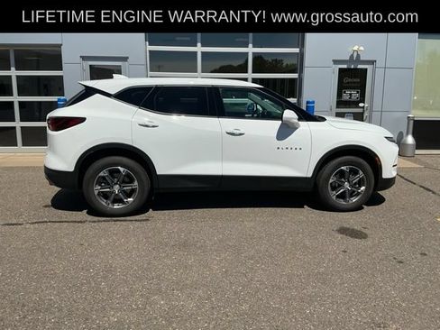 Used 2025 Chevrolet Blazer LT AWD/4WD image 8