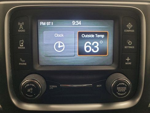 Used 2017 RAM 1500 Classic SLT RWD image 25