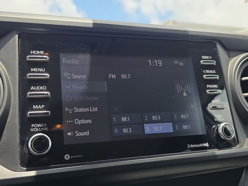 Used 2021 Toyota Tacoma SR AWD/4WD image 29
