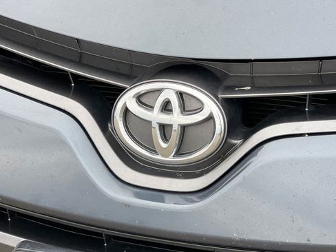 Used 2016 Toyota Corolla LE FWD image 16