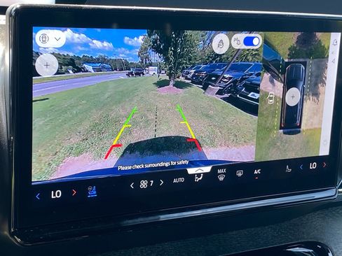 Used 2025 Ford Expedition Tremor AWD/4WD image 18