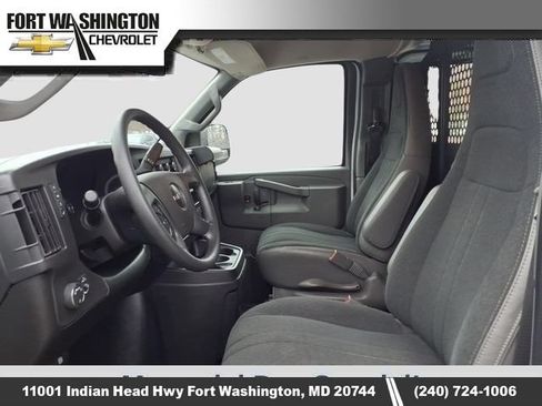 Used 2024 GMC Savana 2500 w/ Driver Convenience Package RWD image 8