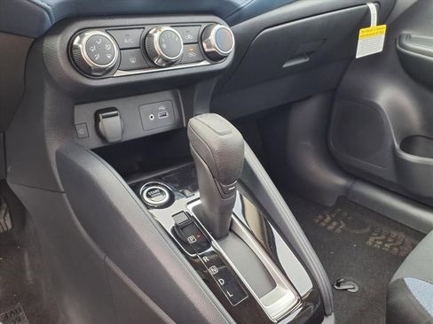 New 2025 Nissan Versa SV w/ Trunk Package FWD image 9