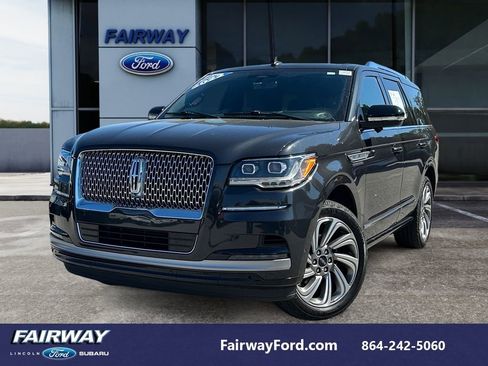 Used 2022 Lincoln Navigator Reserve AWD/4WD image 1