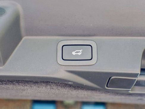 Used 2018 Land Rover Range Rover Sport HSE image 55