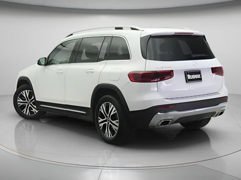 Certified 2026 Mercedes-Benz GLB 250 image 2