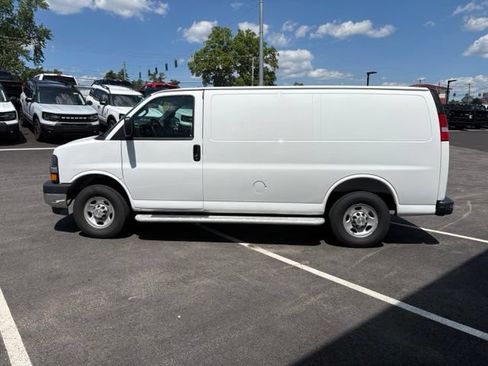 Used 2025 Chevrolet Express 2500 w/ Driver Convenience Package RWD image 6