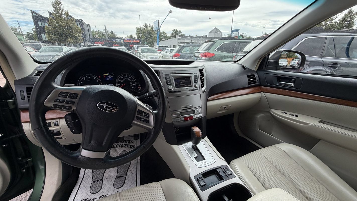 Used 2013 Subaru Outback 2.5i Limited AWD/4WD image 8