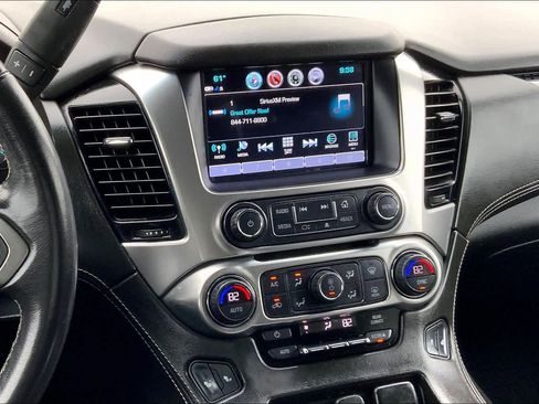 Used 2020 Chevrolet Suburban LT image 7