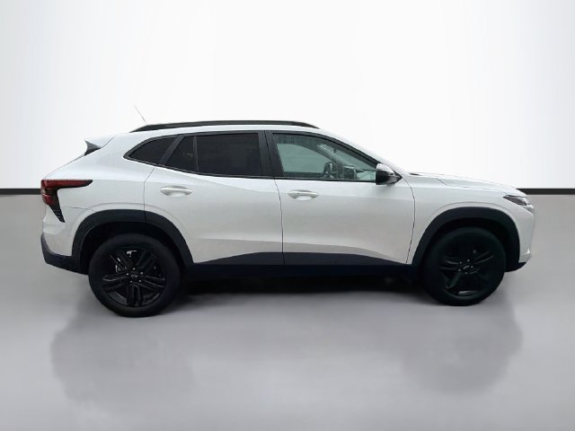 Used 2025 Chevrolet Trax ACTIV w/ Sunroof Package FWD image 8