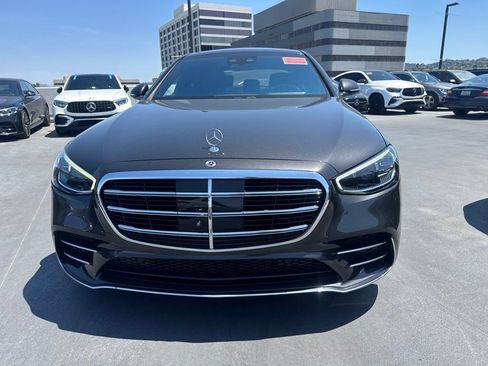 Used 2023 Mercedes-Benz S 500 4MATIC image 2