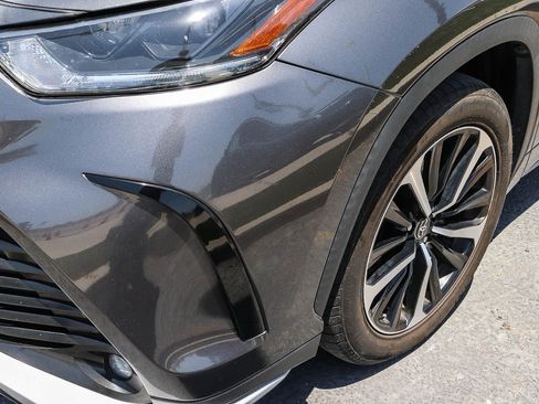 Used 2021 Toyota Highlander XSE FWD image 4