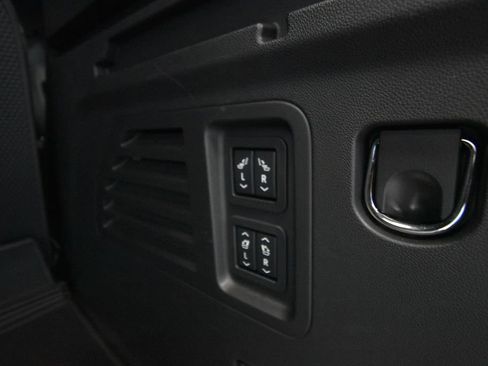 Used 2026 Chevrolet Traverse High Country w/ LPO, Floor Liner Package FWD image 30