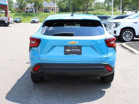 Certified 2025 Chevrolet Trax LS FWD image 27