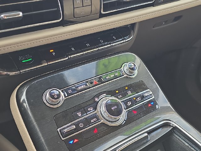 Certified 2023 Lincoln Nautilus AWD w/ Premium Package image 19