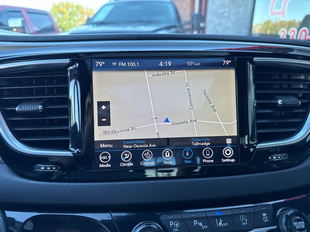Used 2020 Chrysler Pacifica Limited w/ Advanced Safetytec Group FWD image 10