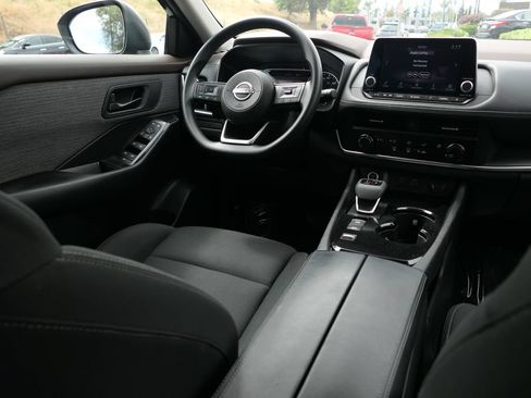 Used 2023 Nissan Rogue S FWD image 23