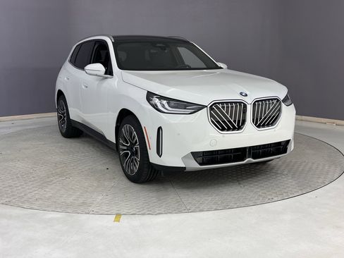 Used 2025 BMW X3 xDrive30i w/ Premium Package image 28