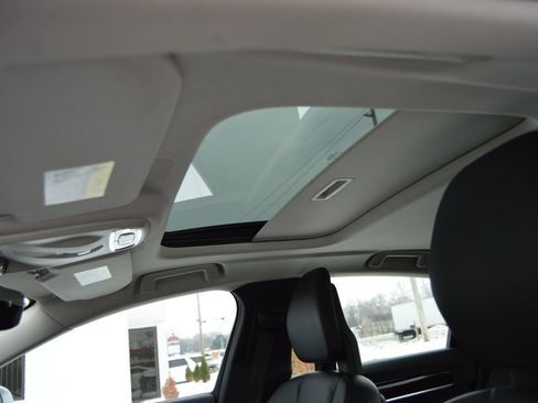 Used 2017 Volvo S90 T6 Momentum w/ Vision Package image 11