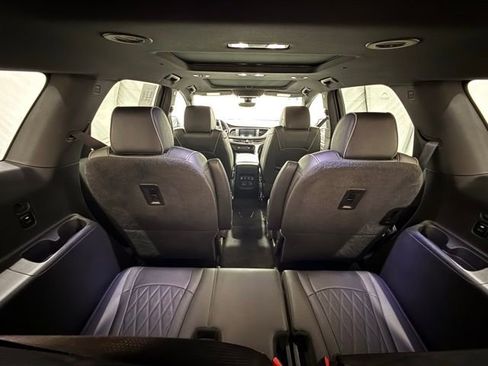 Used 2023 Buick Enclave Avenir w/ Avenir Technology Package image 31