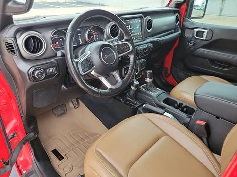 Used 2022 Jeep Gladiator Rubicon w/ Cold Weather Group AWD/4WD image 19