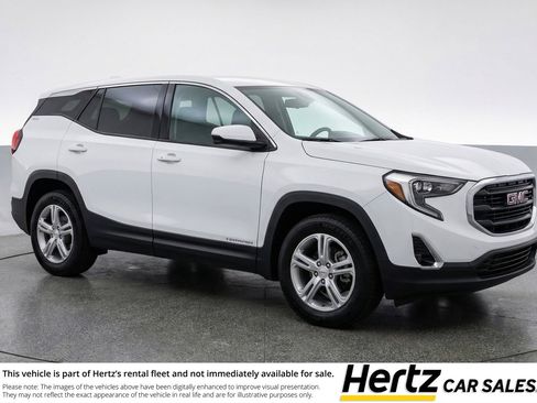 Used 2024 GMC Terrain SLE image 1