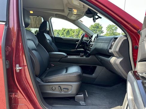 Used 2024 Nissan Pathfinder SL w/ SL Premium Package FWD image 30