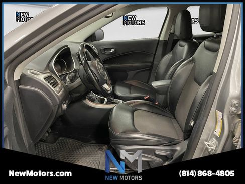 Used 2020 Jeep Compass Latitude w/ Cold Weather Group AWD/4WD image 9