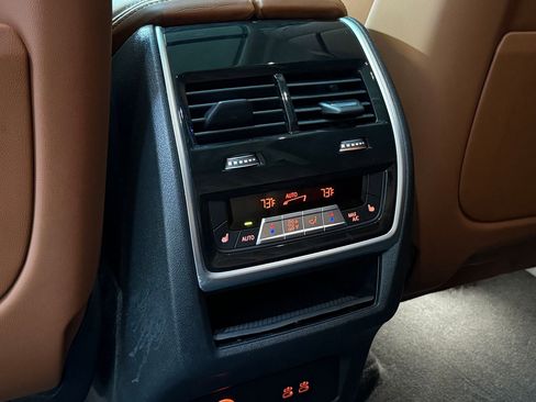 Used 2024 BMW X7 xDrive40i image 48