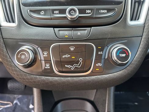 Used 2023 Chevrolet Malibu LS FWD image 34