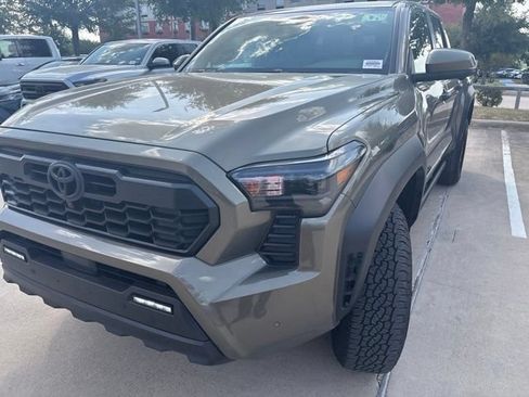 Used 2024 Toyota Tacoma TRD Off-Road w/ TRD Off Road Premium Package AWD/4WD image 6