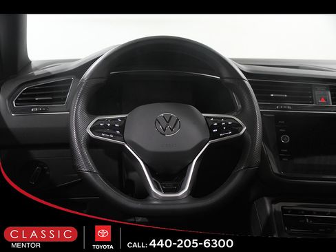Used 2023 Volkswagen Tiguan SE R-Line AWD/4WD image 7