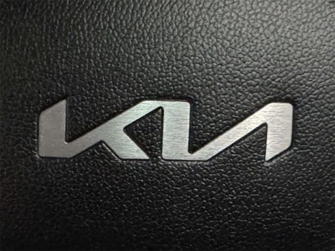 Used 2023 Kia Sorento S w/ Panoramic Sunroof Package image 33