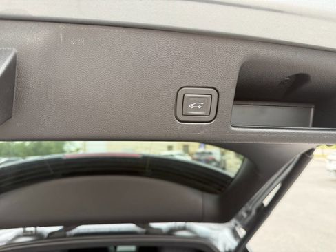 Used 2025 Chevrolet Equinox EV RS AWD/4WD image 21