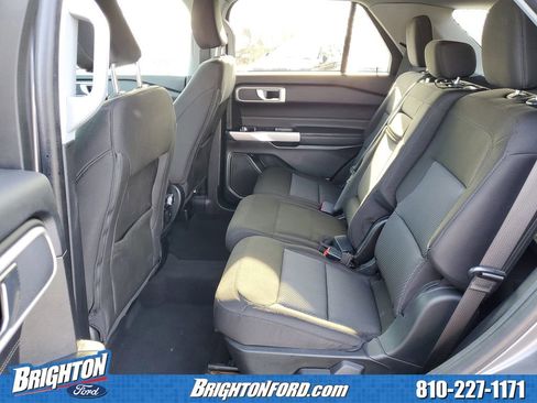 Used 2022 Ford Explorer XLT image 12