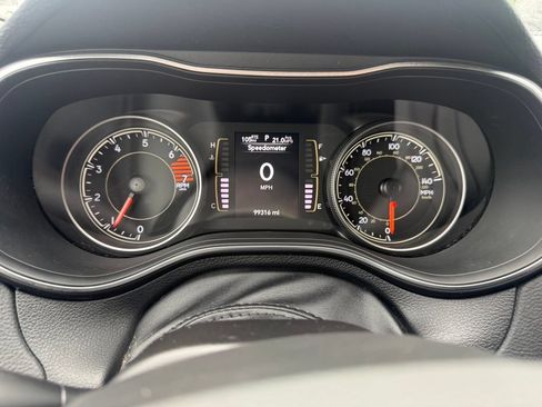 Used 2021 Jeep Cherokee Latitude Plus AWD/4WD image 21