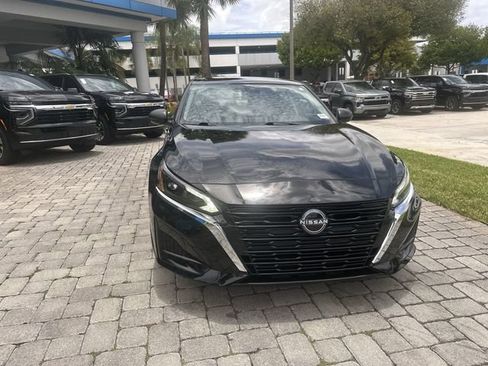 Used 2025 Nissan Altima 2.5 S FWD image 18